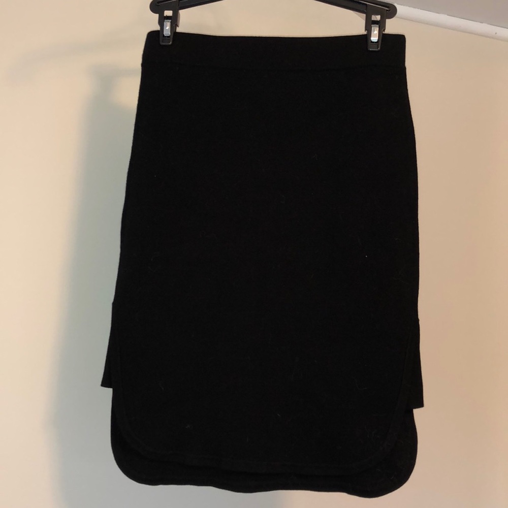 Black Knit Dolphin Hem Banana Republic Skirt